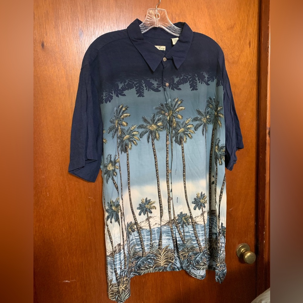 Men’s 2X tropical style button down shirt. BatikBay brand.Blue with palm trees.